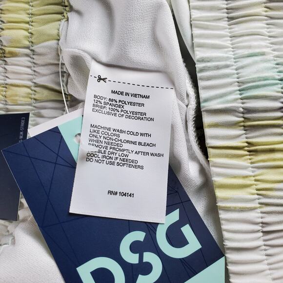 DSG Womens Size XL Mid Rise‎ Stride Run Short Lined Torn Camo Multi New - Picture 4 of 5